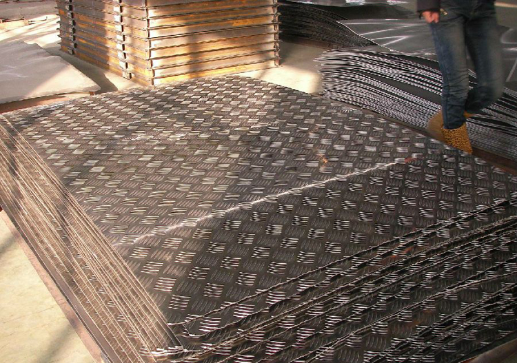 patterned-aluminum-plate