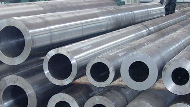 Low alloy steel seamless steel pipe
